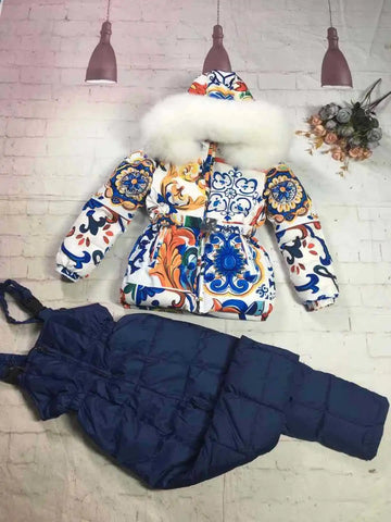 Parkas New Winter Season New Girls Princess Outdoors Warm Thickening Childrens Clothing Warm Two Pieces Sets Beautiful